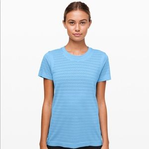 Lululemon Breeze By Short Sleeve Shirt - Blue